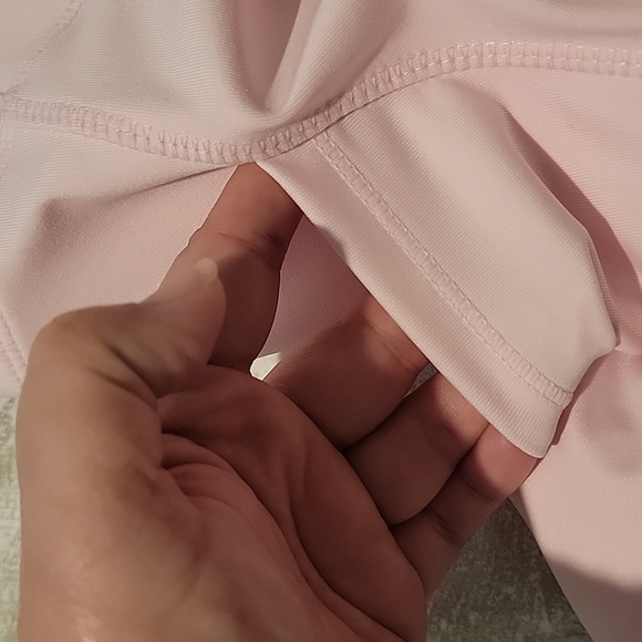 NWT Pink Cabana leggings with pockets. - Picture 3 of 3